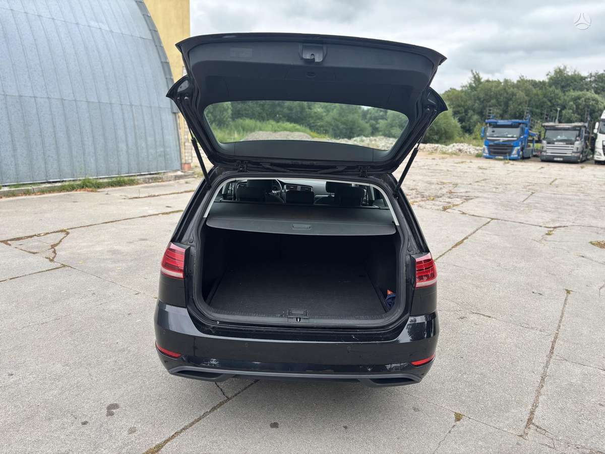 Volkswagen Golf - 5