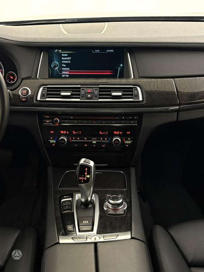BMW 730, 3.0 l., Седан