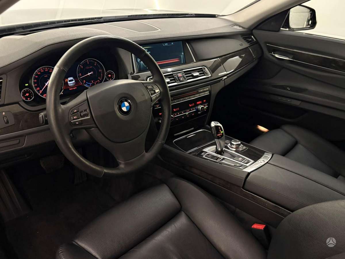 BMW 730, 3.0 l., Седан
