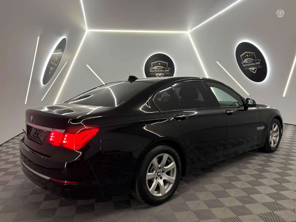 BMW 730, 3.0 l., Седан