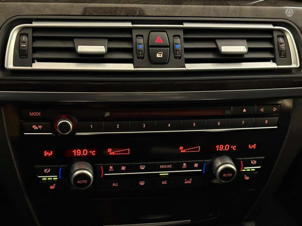 BMW 730, 3.0 l., Седан