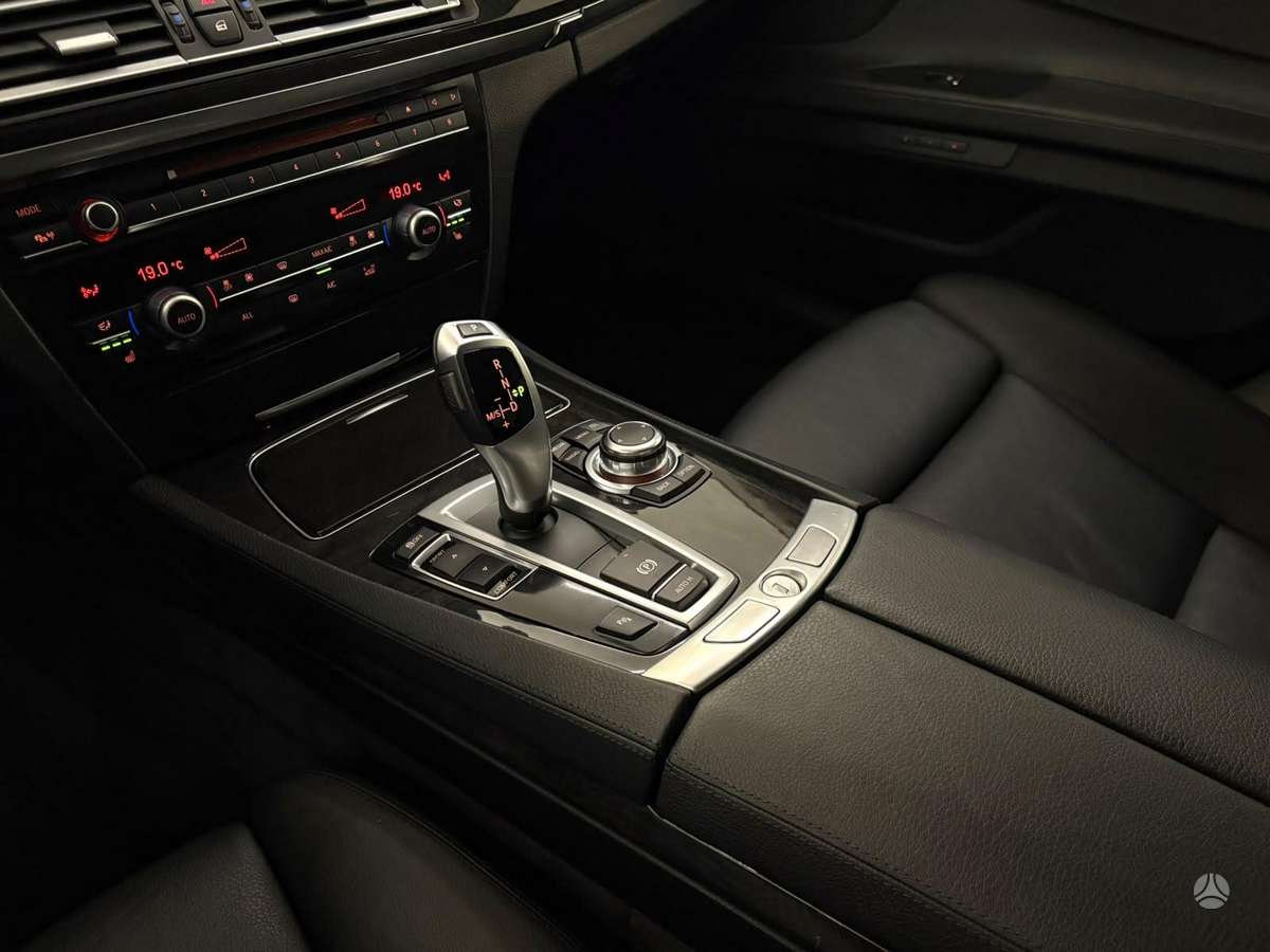 BMW 730, 3.0 l., Седан