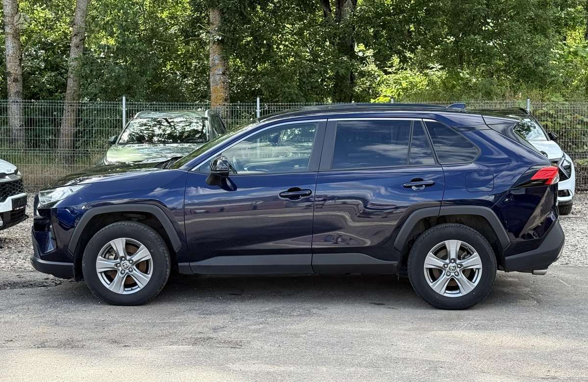 Toyota RAV4 - 8