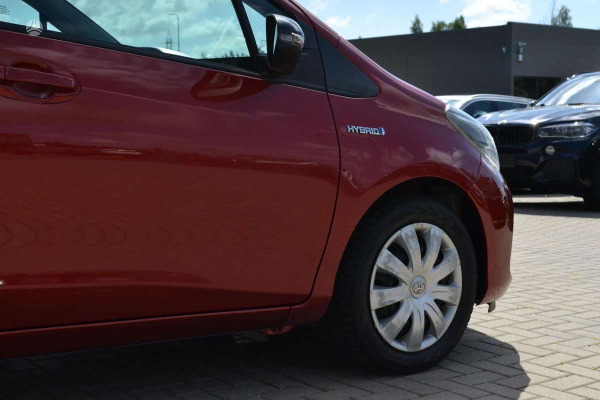 Toyota Yaris - 10
