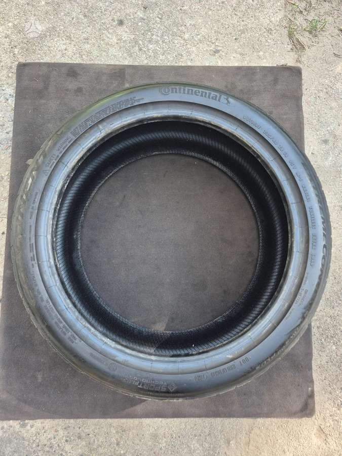 Continental ExtremeContact DWS06 Plus, летние 235/40 R18