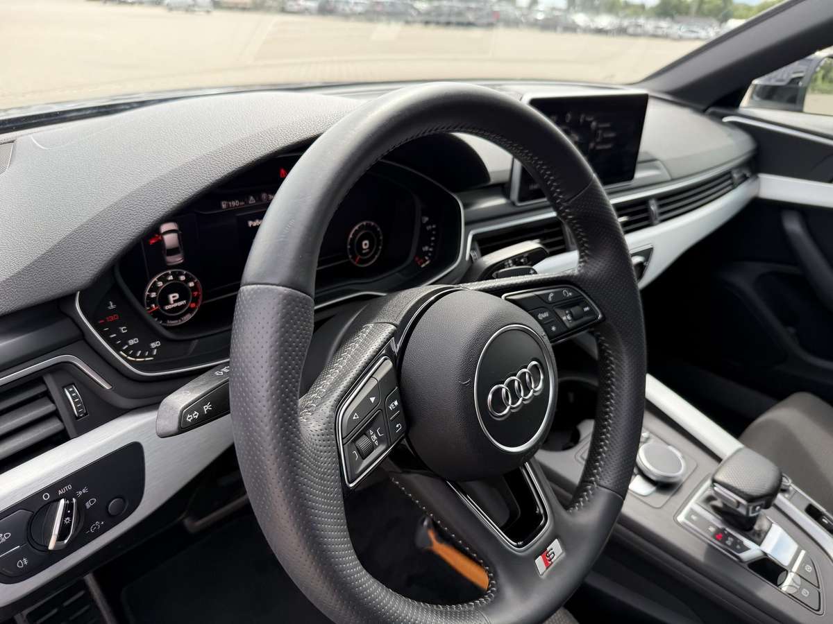 Audi A4, 1.4 l., Седан