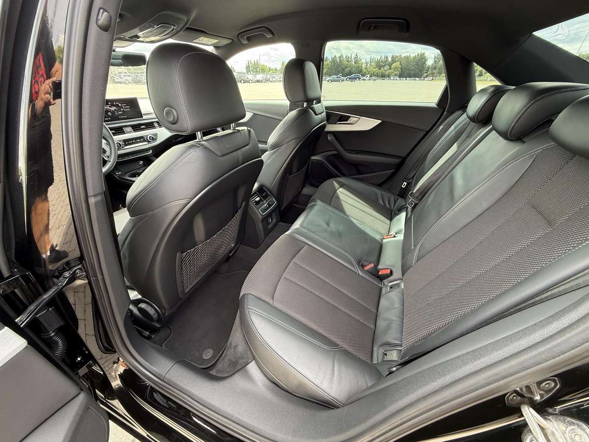 Audi A4, 1.4 l., Седан