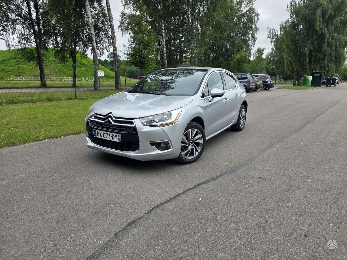 Citroen DS4, 1.6 l., hatchback