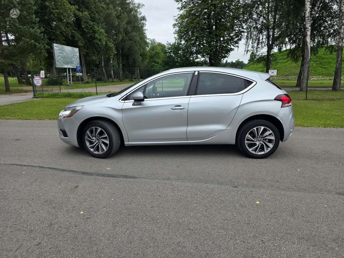 Citroen DS4, 1.6 l., hatchback