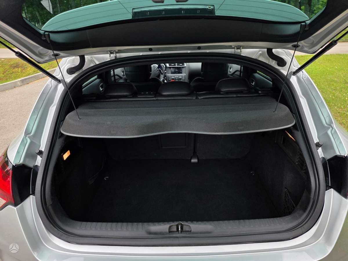 Citroen DS4, 1.6 l., hatchback