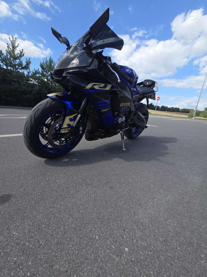 Yamaha R1 1000cc, superbikes