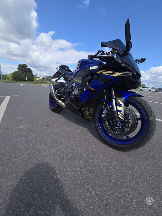 Yamaha R1 1000cc, superbikes