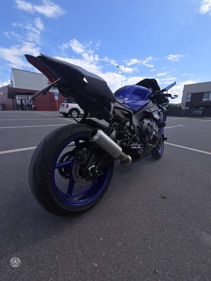 Yamaha R1 1000cc, superbikes
