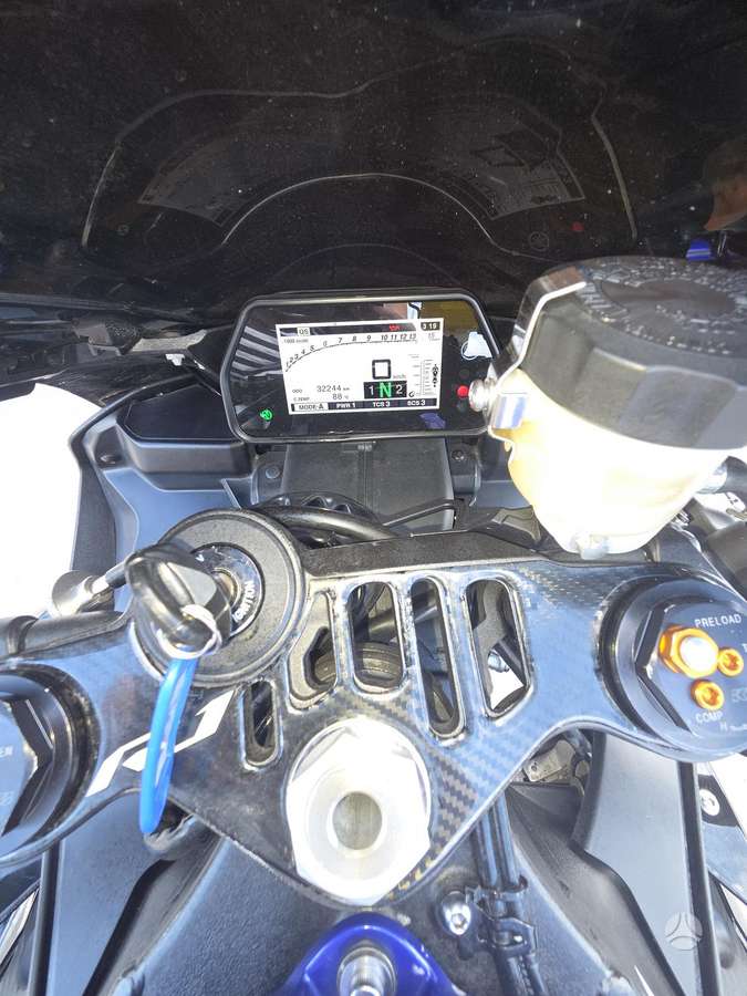 Yamaha R1 1000cc, superbikes