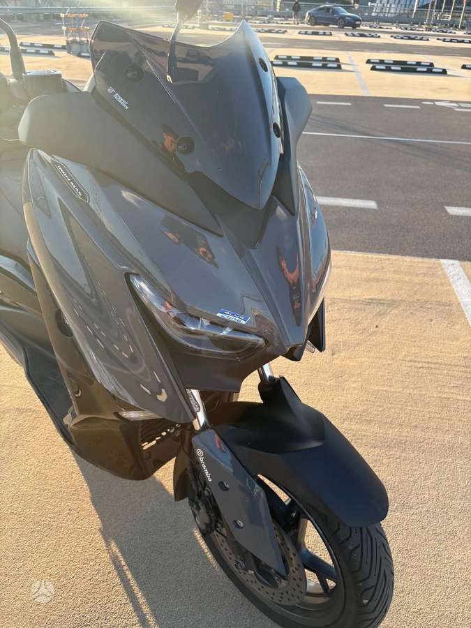 Yamaha XMAX 125, мотороллеры / мопеды