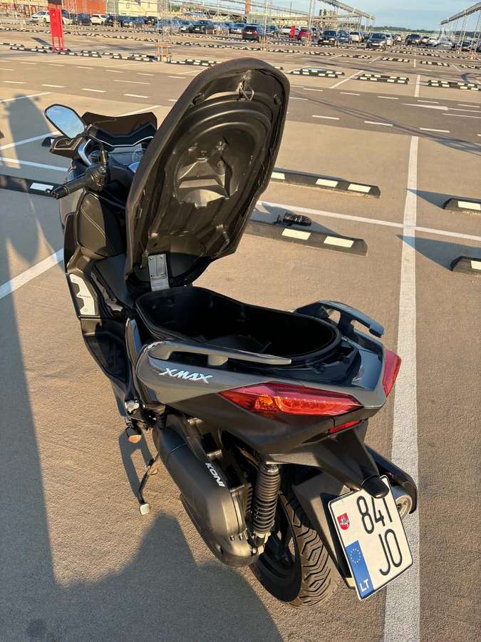 Yamaha XMAX 125, мотороллеры / мопеды