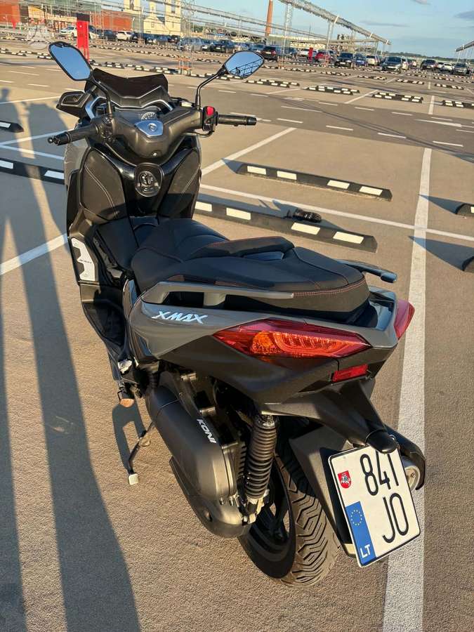 Yamaha XMAX 125, мотороллеры / мопеды