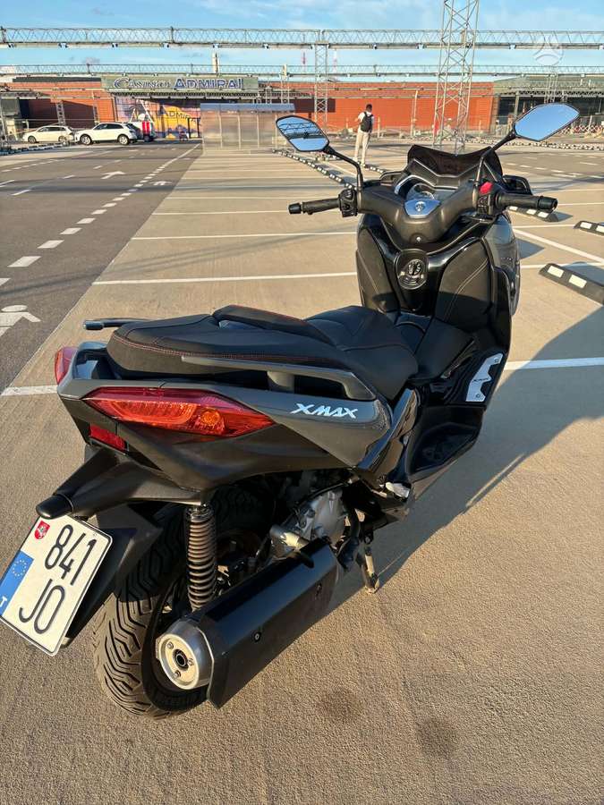 Yamaha XMAX 125, scooters / mopeds