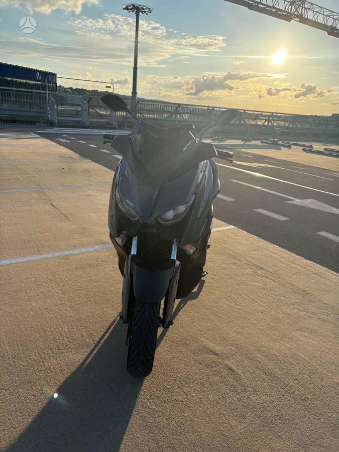 Yamaha XMAX 125, мотороллеры / мопеды