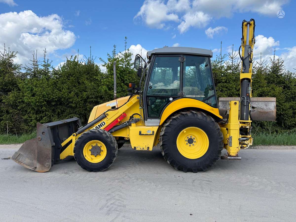 New Holland LB110B-4PT, excavator loader