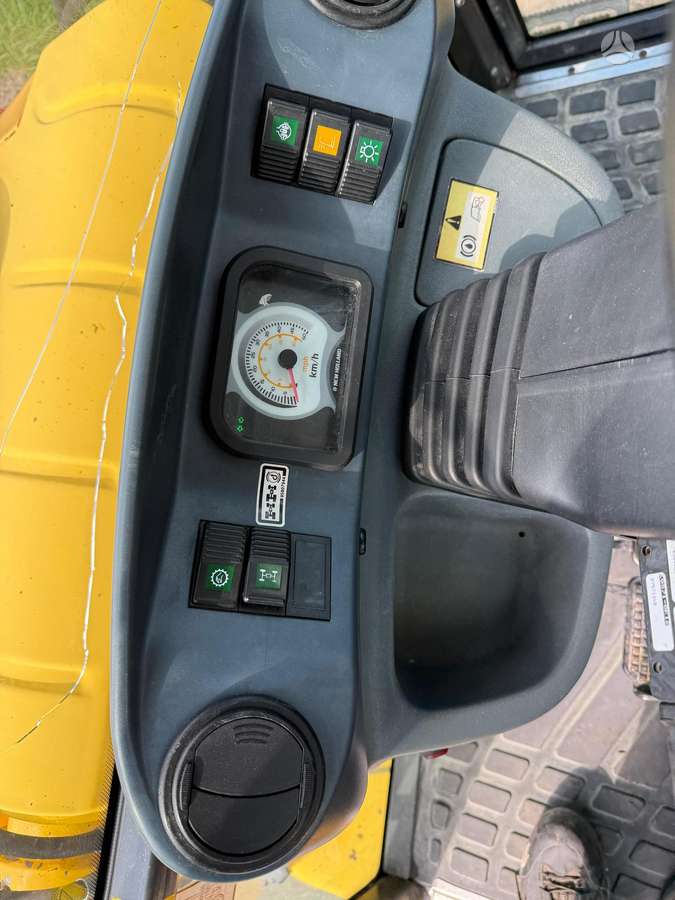 New Holland LB110B-4PT, excavator loader