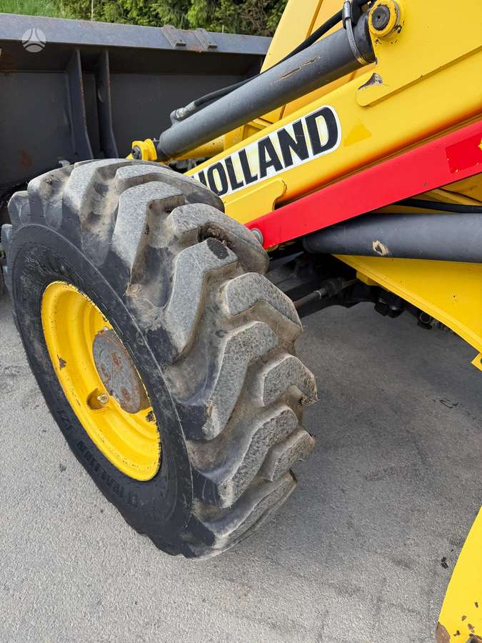 New Holland LB110B-4PT, excavator loader