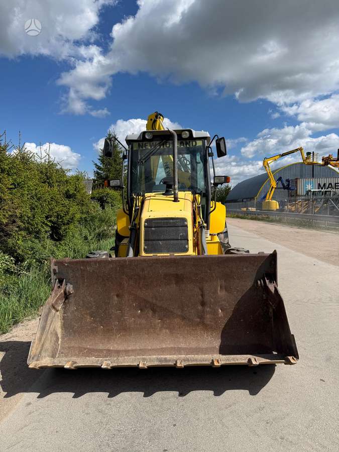 New Holland LB110B-4PT, excavator loader
