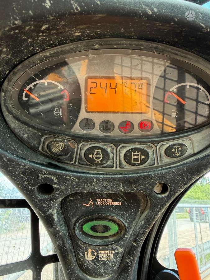 Bobcat T650, mini loaders