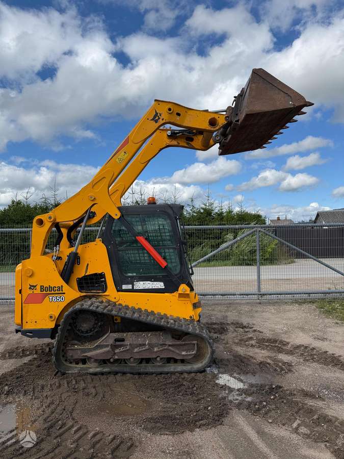 Bobcat T650, mini loaders