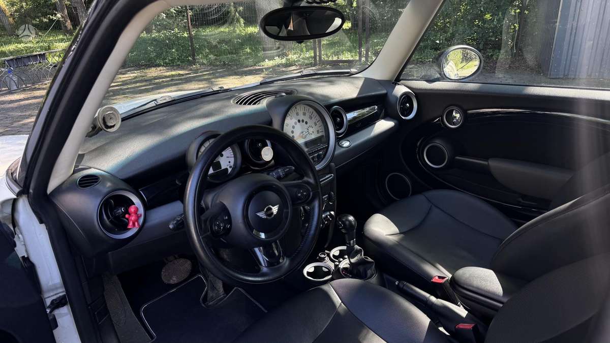 Mini Cooper, 1.6 l., Хэтчбек