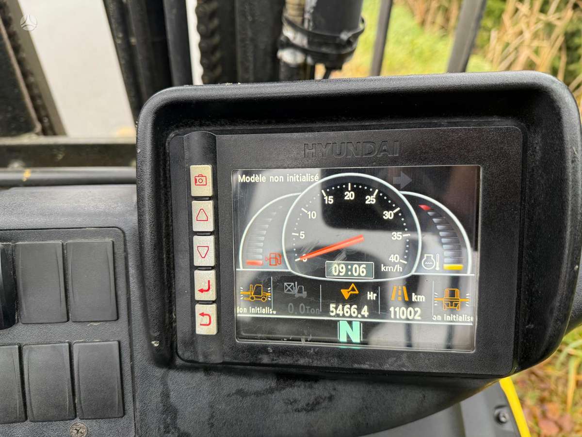 Hyundai 25D-9E, forklifts