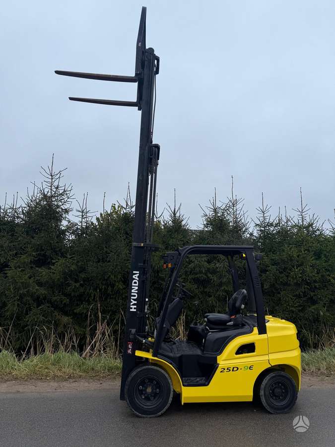 Hyundai 25D-9E, forklifts