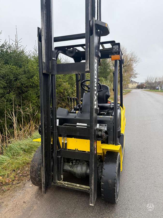 Hyundai 25D-9E, forklifts