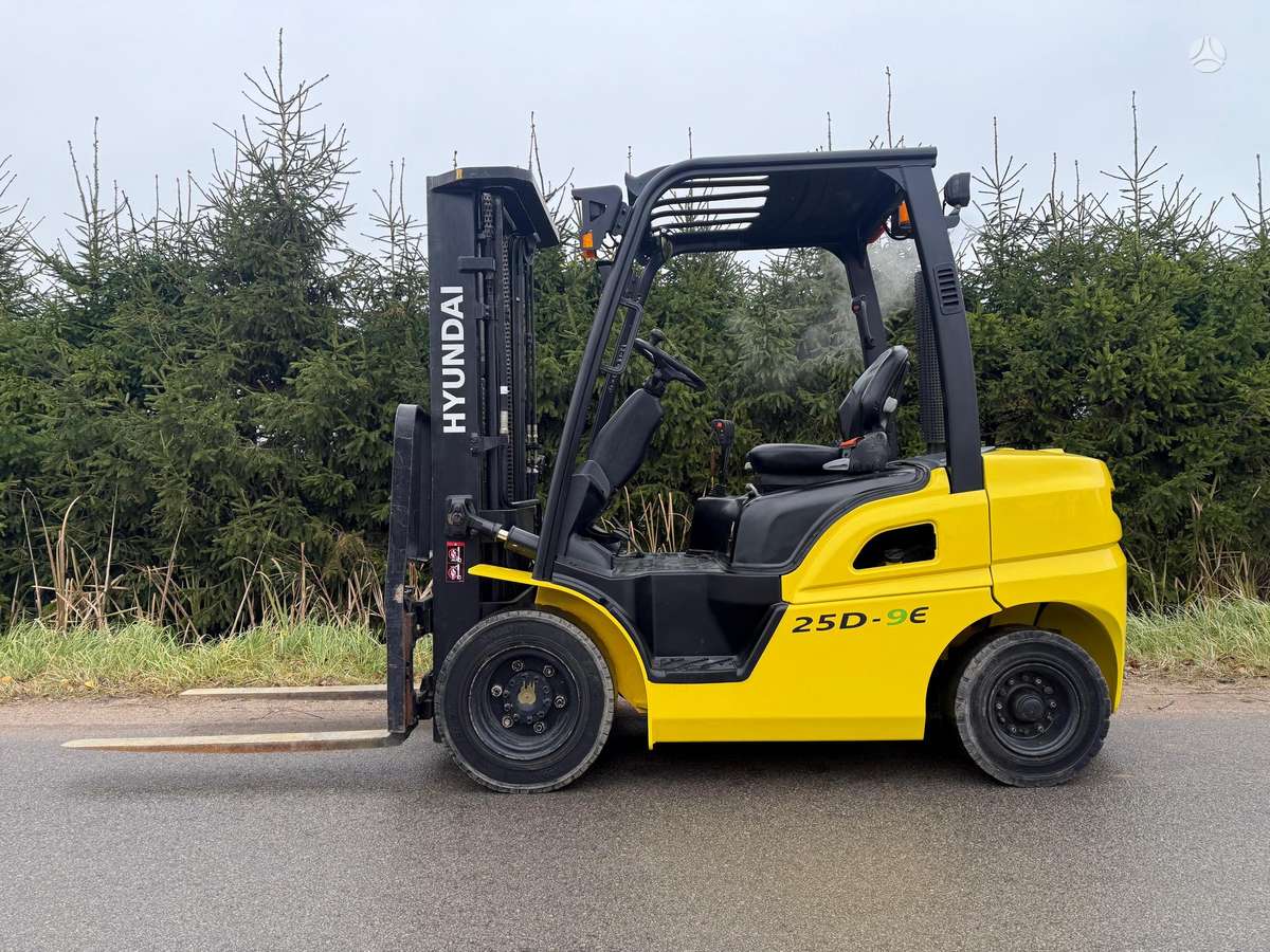 Hyundai 25D-9E, forklifts