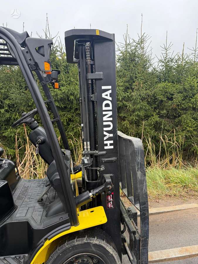 Hyundai 25D-9E, forklifts