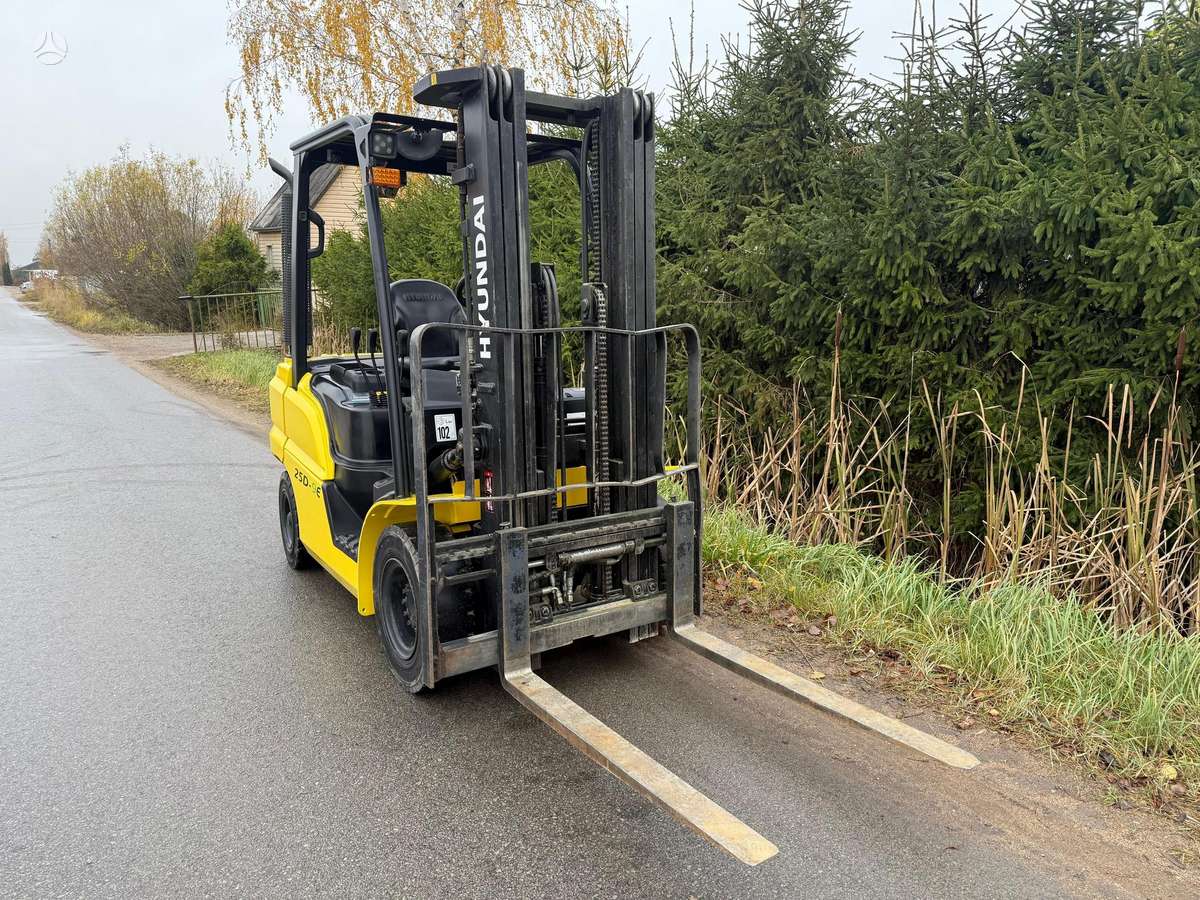 Hyundai 25D-9E, forklifts