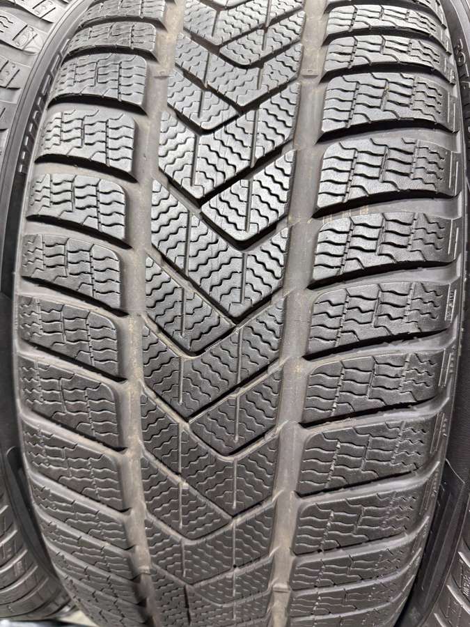 Pirelli Sottozero3, зимние 245/45 R18