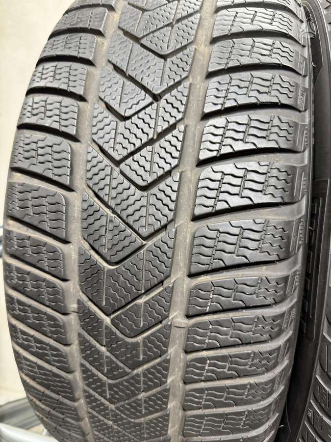 Pirelli Sottozero3, winter 245/45 R18