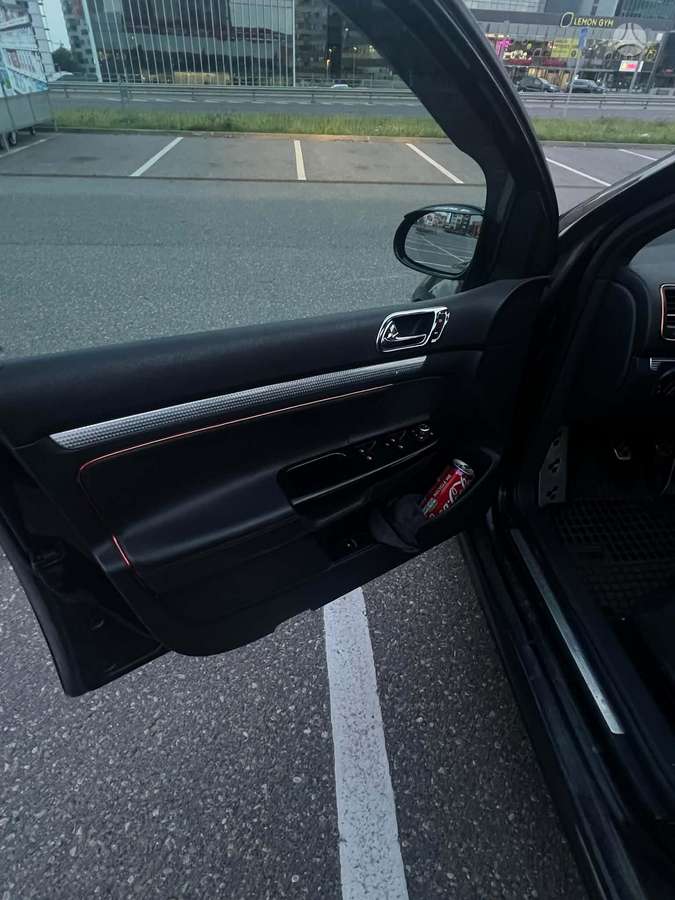 Volkswagen Golf - 11