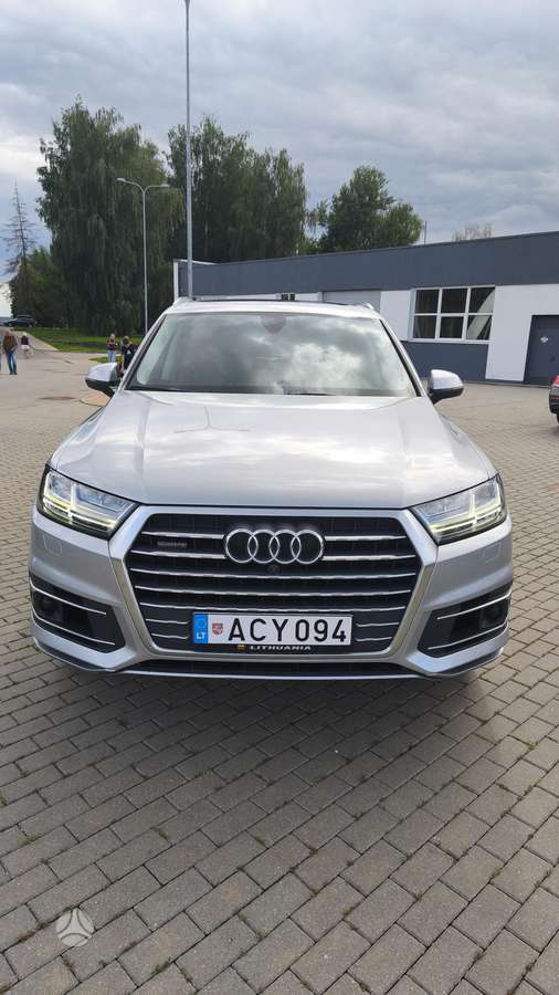 Audi Q7, 3.0 l., off-road / crossover
