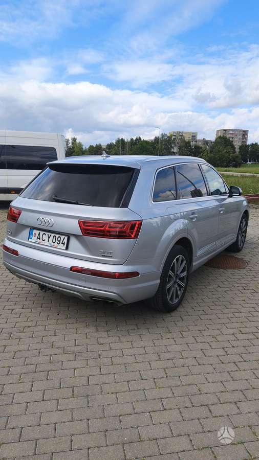 Audi Q7, 3.0 l., off-road / crossover