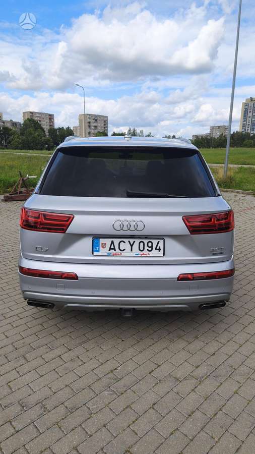 Audi Q7, 3.0 l., off-road / crossover