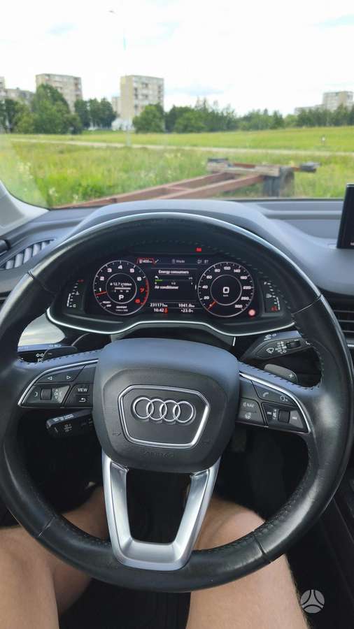Audi Q7, 3.0 l., off-road / crossover