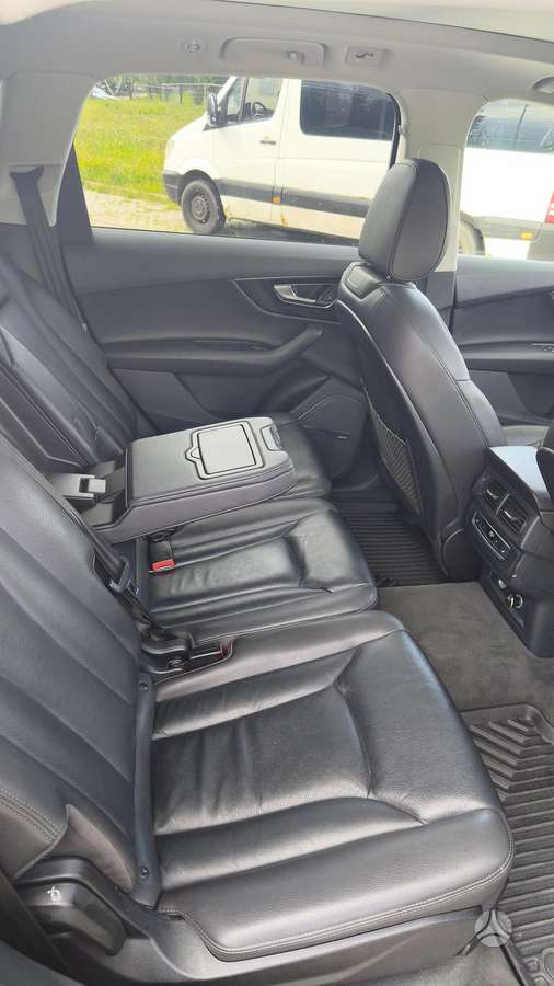 Audi Q7, 3.0 l., off-road / crossover