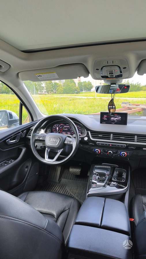 Audi Q7, 3.0 l., off-road / crossover
