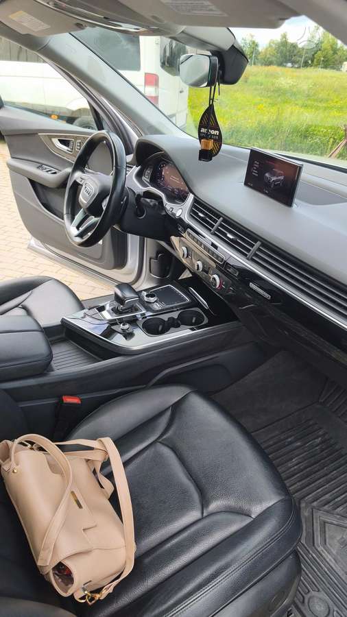 Audi Q7, 3.0 l., off-road / crossover