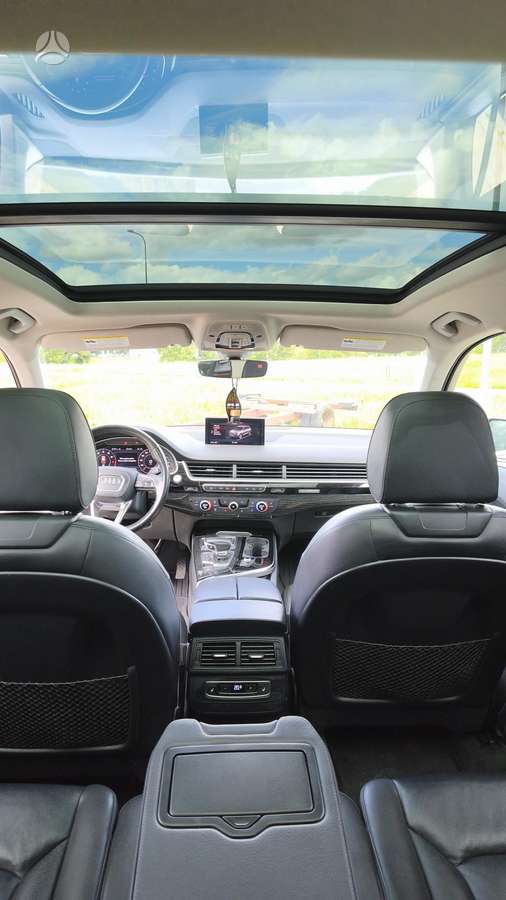 Audi Q7, 3.0 l., off-road / crossover