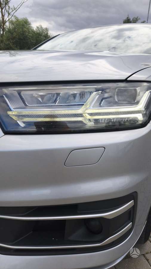 Audi Q7, 3.0 l., off-road / crossover