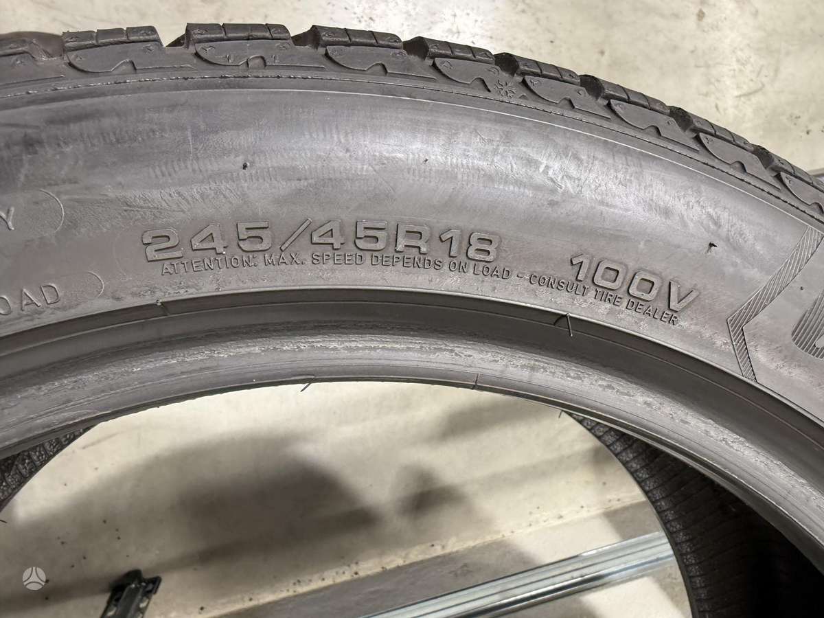 Goodyear Ultragrip 8 performance, зимние 245/45 R18