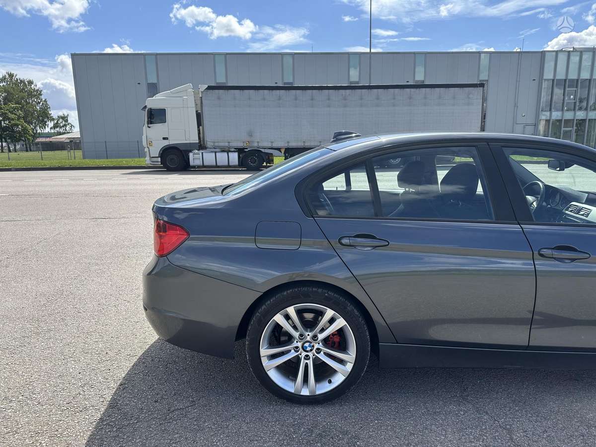 BMW 320, 2.0 l., Седан